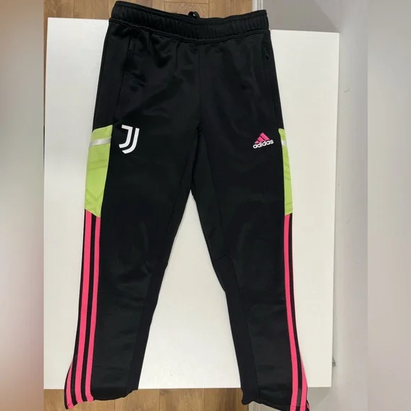 New without tag. Adidas, Juventus Training Football set, Size 11-12Y